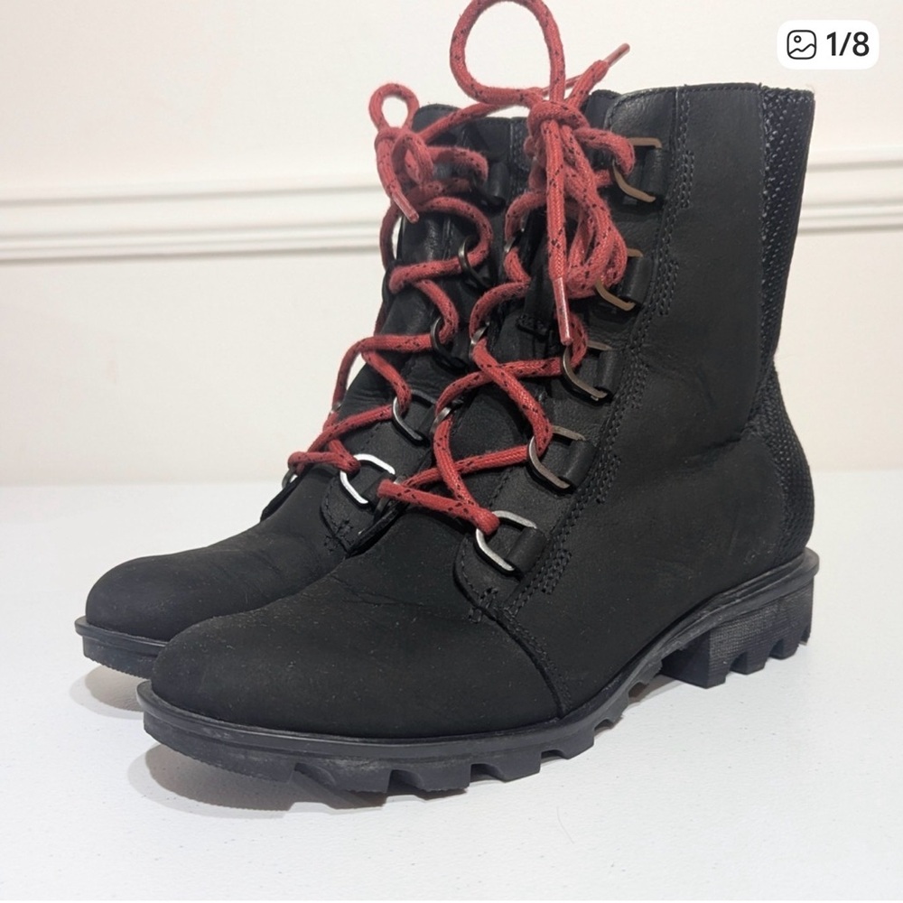 Sorel Phoenix Black Waterproof Leather Short Lace Leather Boots. FITS LIKE 7-7.5